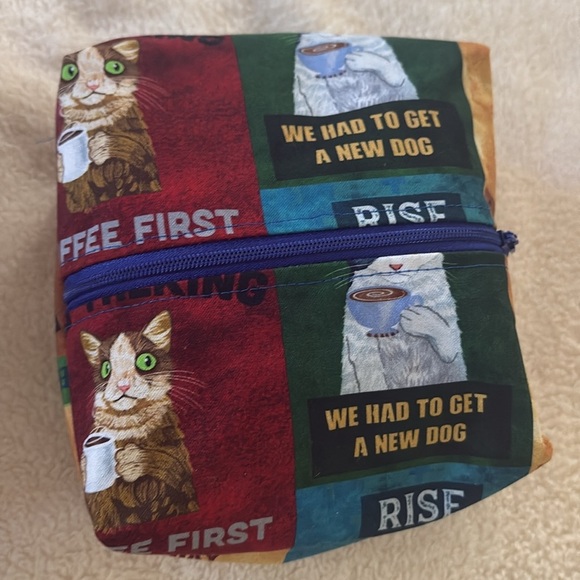 Hand Crafted Bundle of 2 Colorful Cat Print Cosmetic Bags - Picture 3 of 3